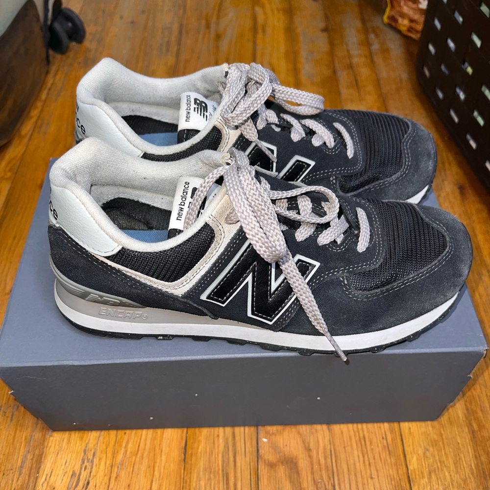 New Balance Women’s Blue/Navy Sneakers 8.5 - Picture 6 of 12